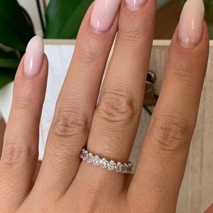 Silver ring with zircons